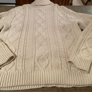 Men’s Gap turtleneck. Medium. Cream